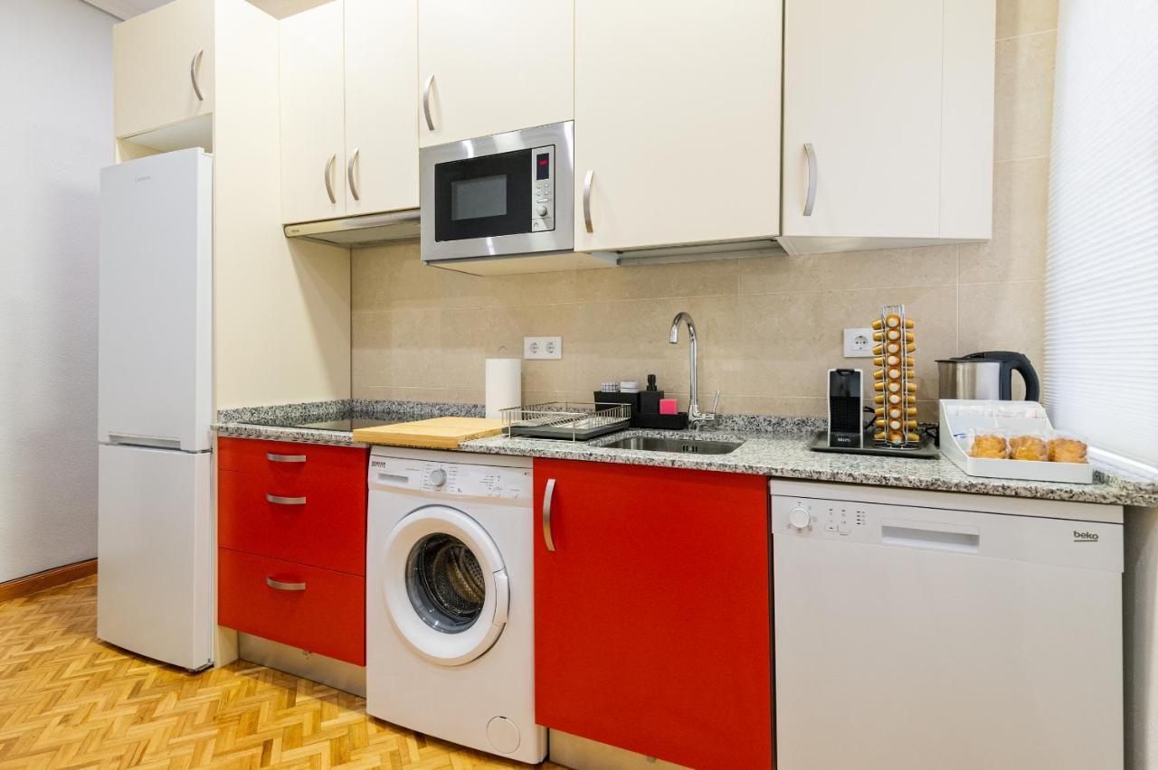 Centrico Apartamento Con 3 Banos En Puerta Del Sol Y Atocha Madrid Luaran gambar