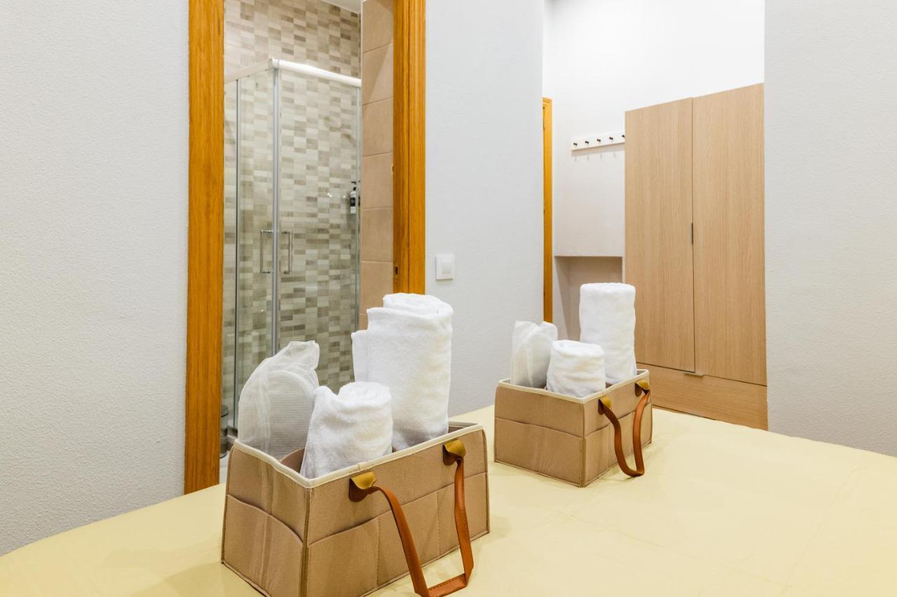Centrico Apartamento Con 3 Banos En Puerta Del Sol Y Atocha Madrid Luaran gambar