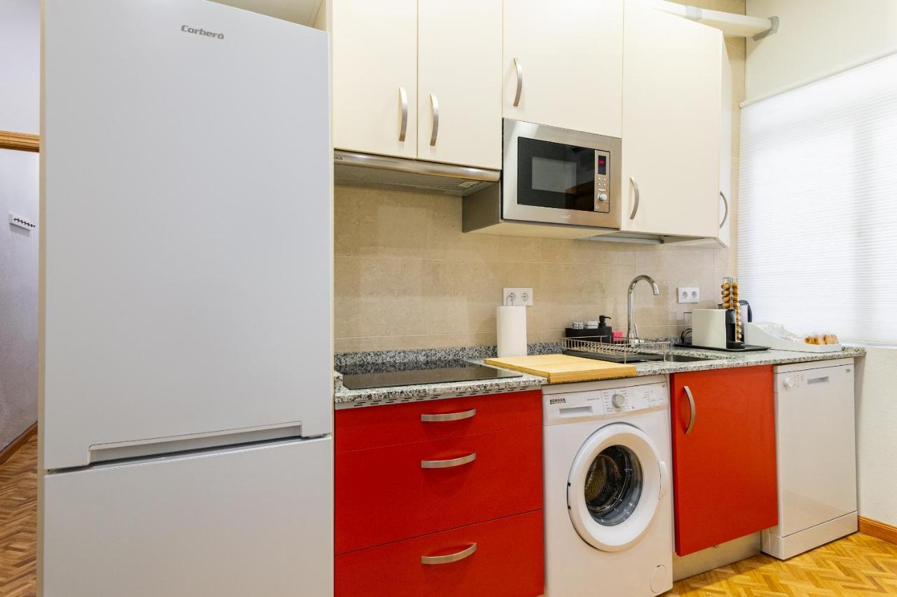 Centrico Apartamento Con 3 Banos En Puerta Del Sol Y Atocha Madrid Luaran gambar