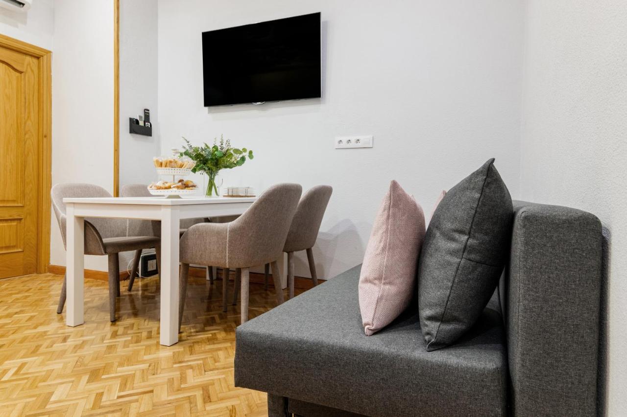 Centrico Apartamento Con 3 Banos En Puerta Del Sol Y Atocha Madrid Luaran gambar