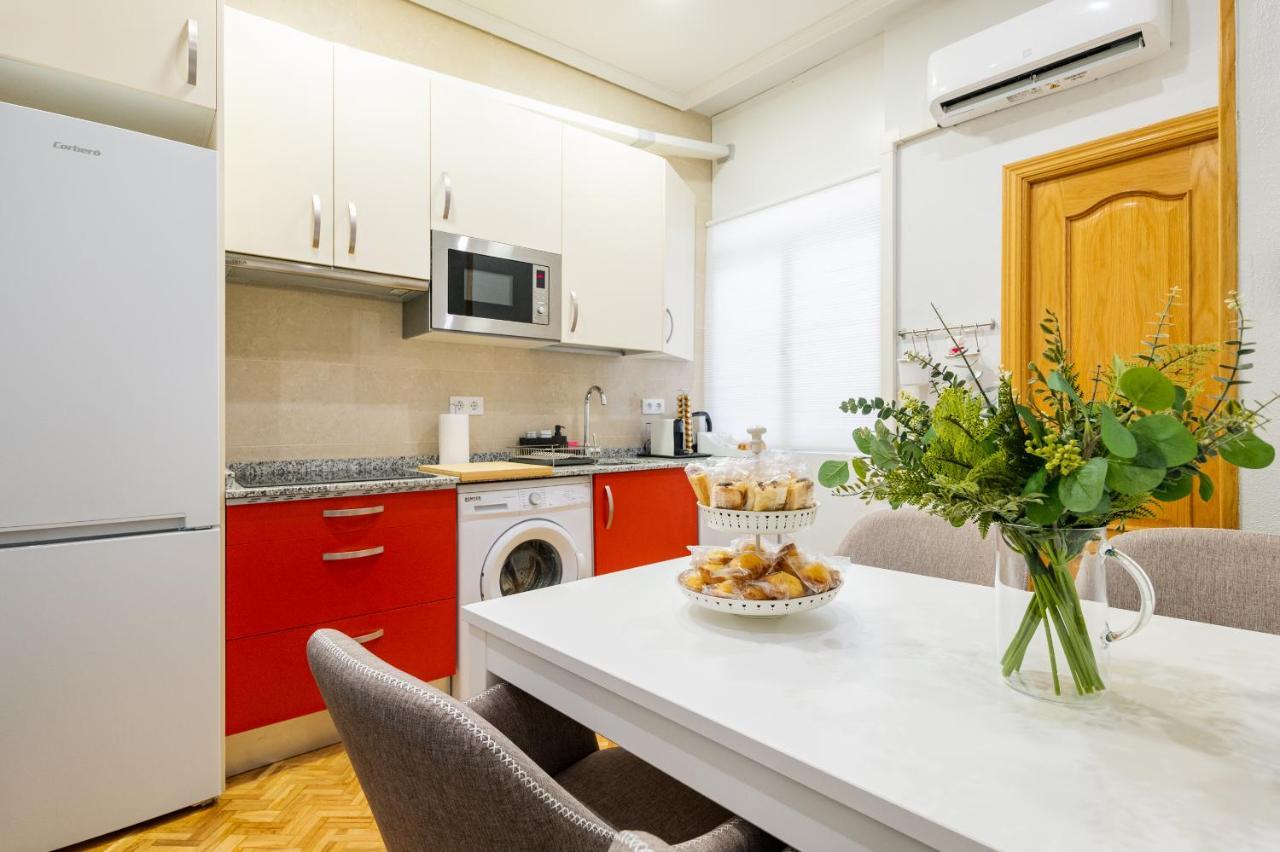 Centrico Apartamento Con 3 Banos En Puerta Del Sol Y Atocha Madrid Luaran gambar