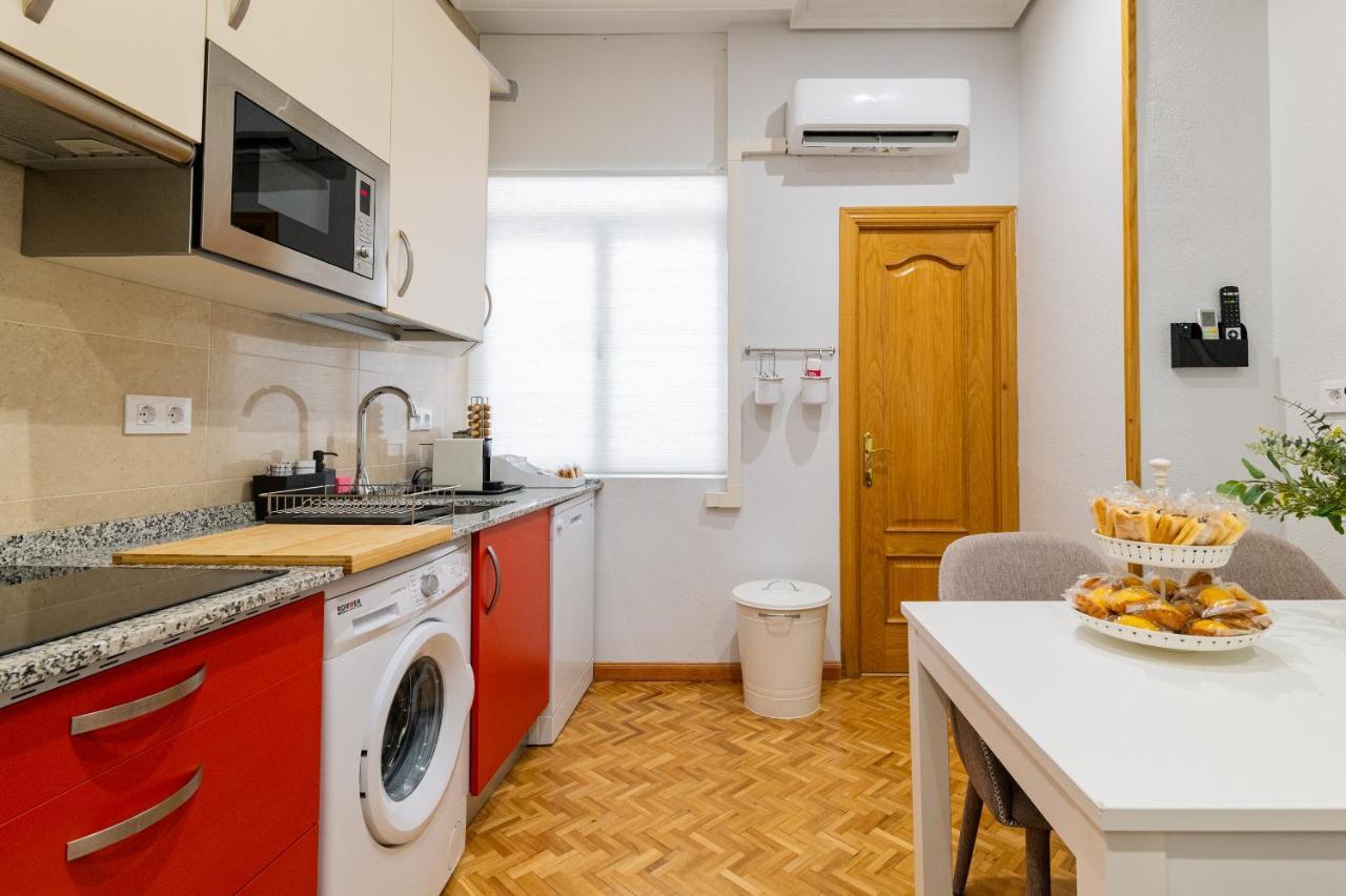 Centrico Apartamento Con 3 Banos En Puerta Del Sol Y Atocha Madrid Luaran gambar