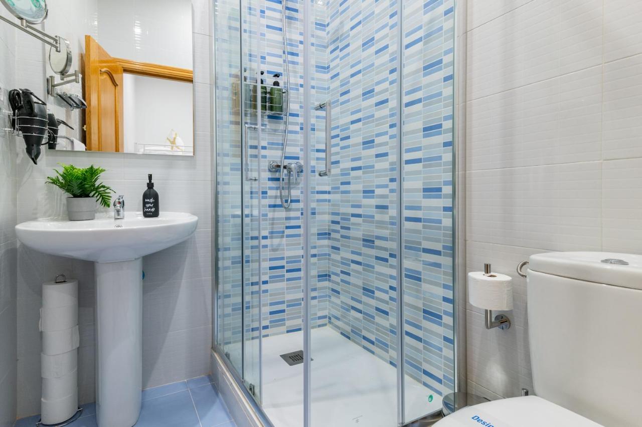 Centrico Apartamento Con 3 Banos En Puerta Del Sol Y Atocha Madrid Luaran gambar